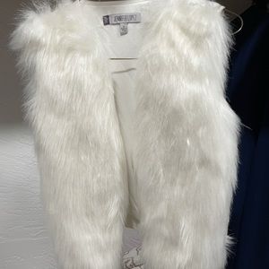Jennifer Lopez fur vest
